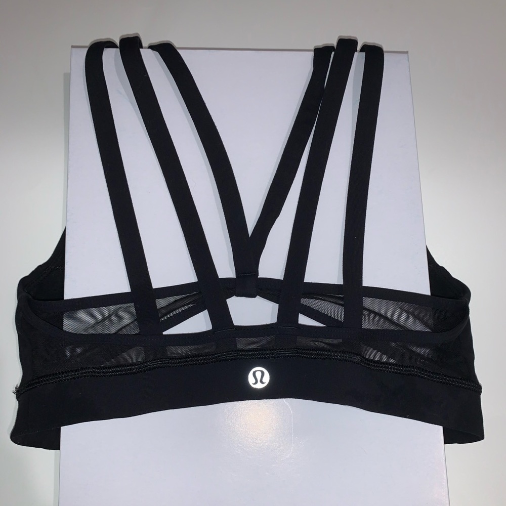 Lululemon sports bra size 4: black